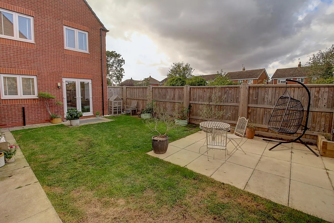 Basset Close, Nuneaton, CV11, photo 23