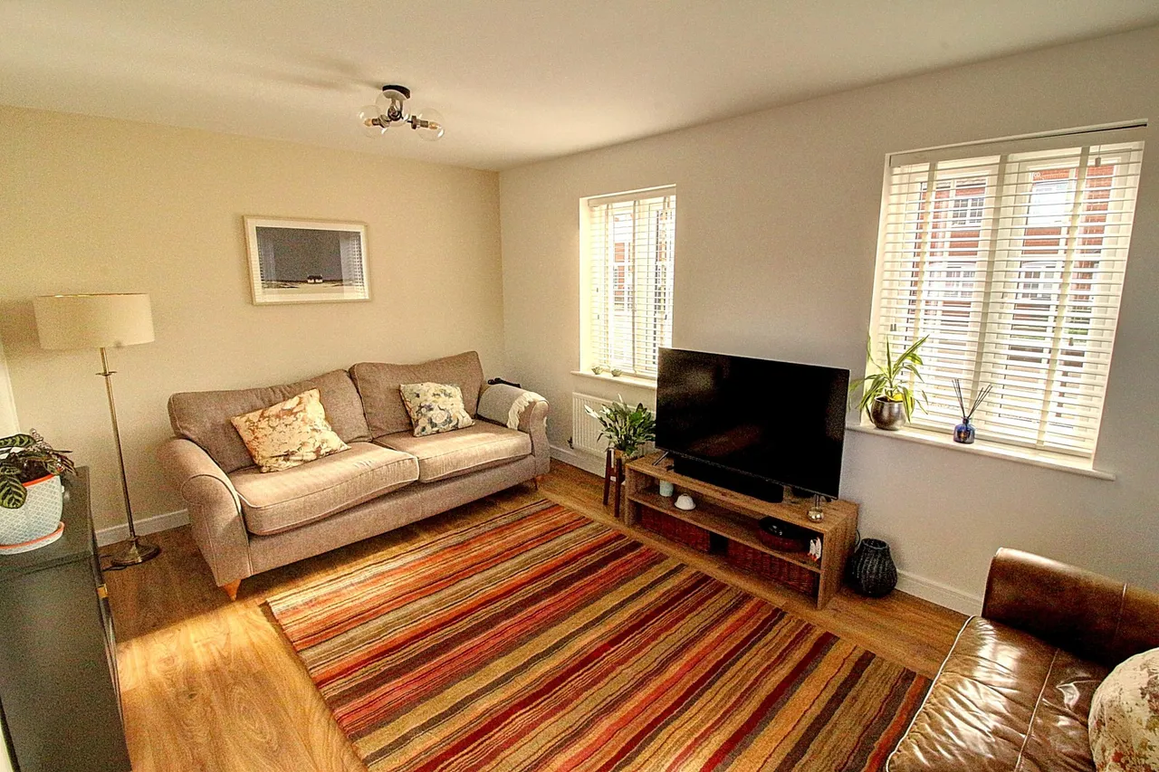 Basset Close, Nuneaton, CV11, photo 3
