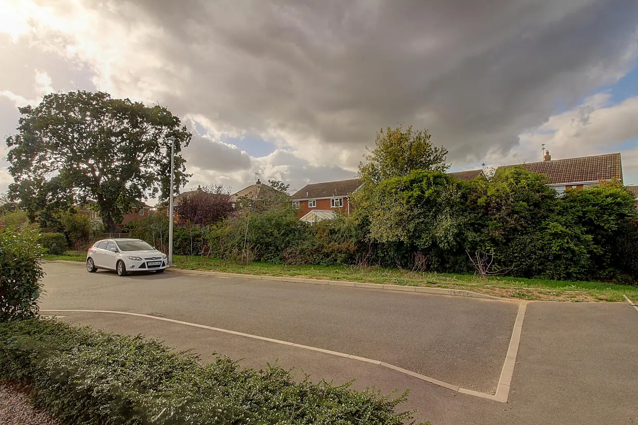 Basset Close, Nuneaton, CV11, photo 29