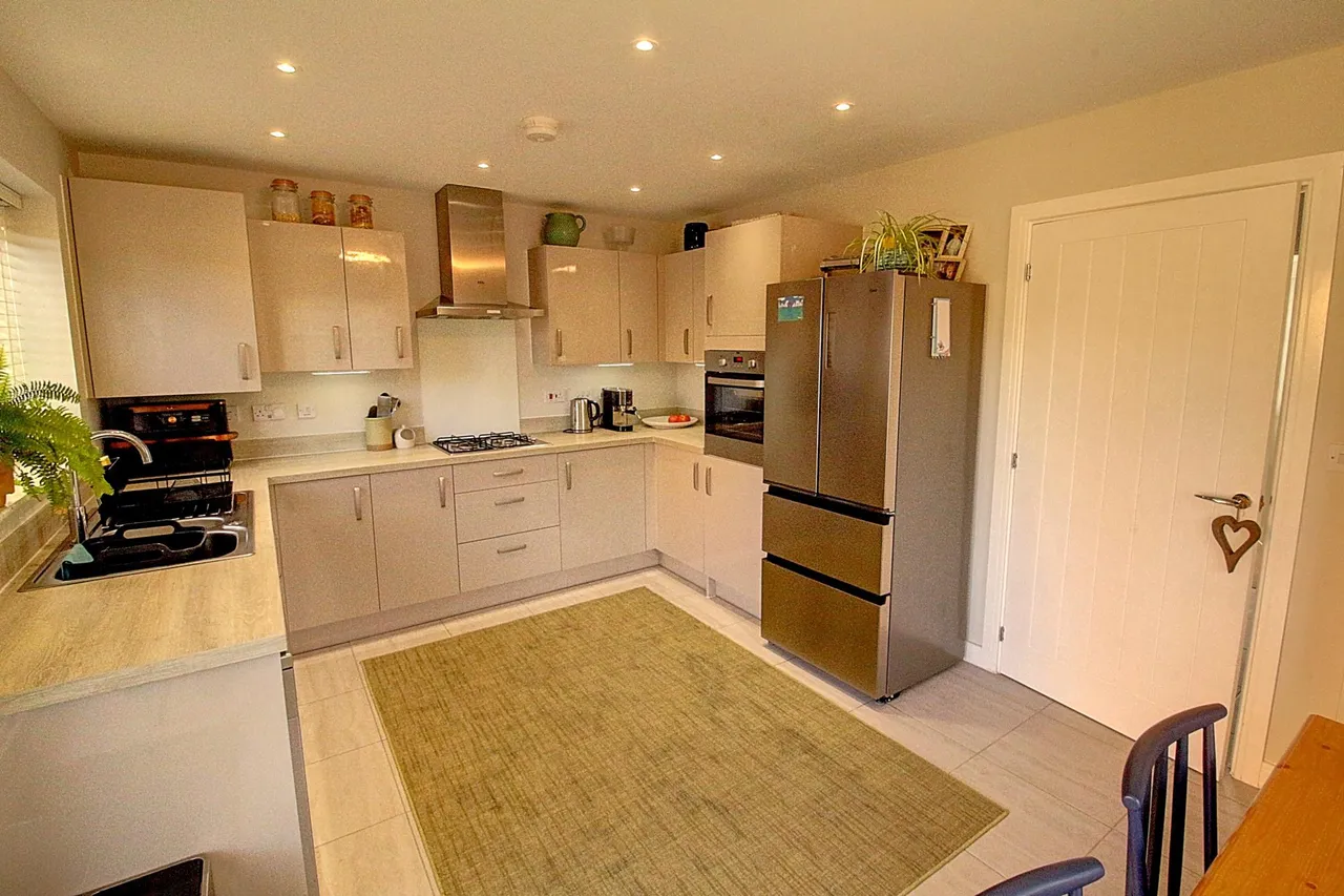 Basset Close, Nuneaton, CV11, photo 4