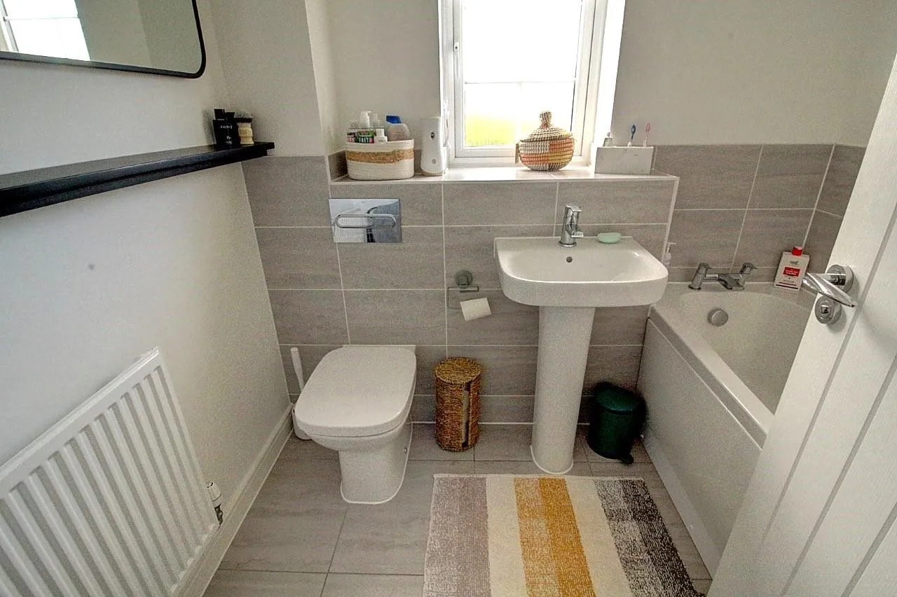 Basset Close, Nuneaton, CV11, photo 18