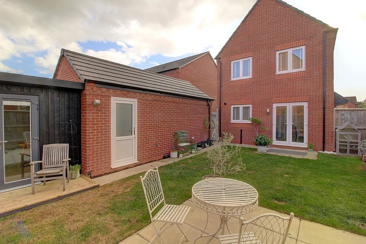 Basset Close, Nuneaton, CV11, photo 25
