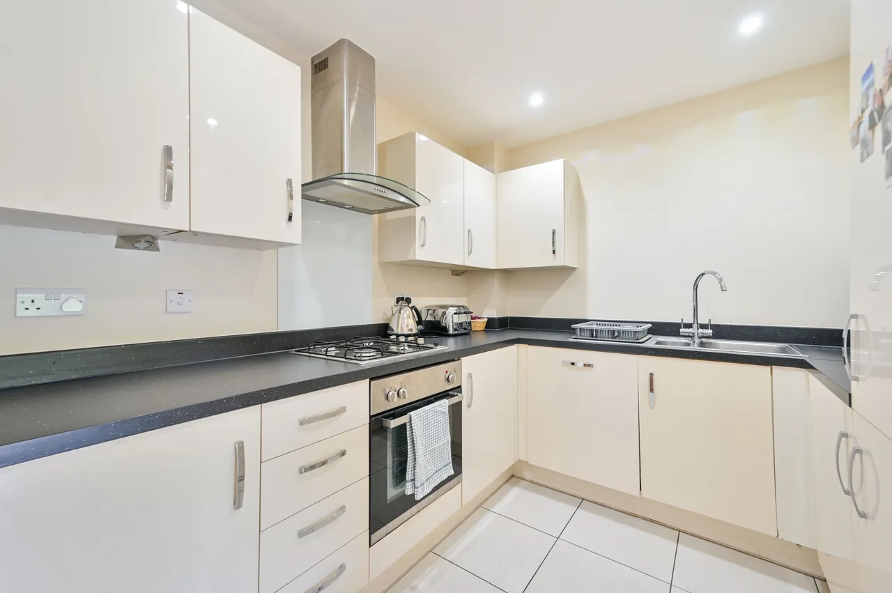 Flat 7, Westside Court, 71 Forty Avenue, Wembley, photo 4