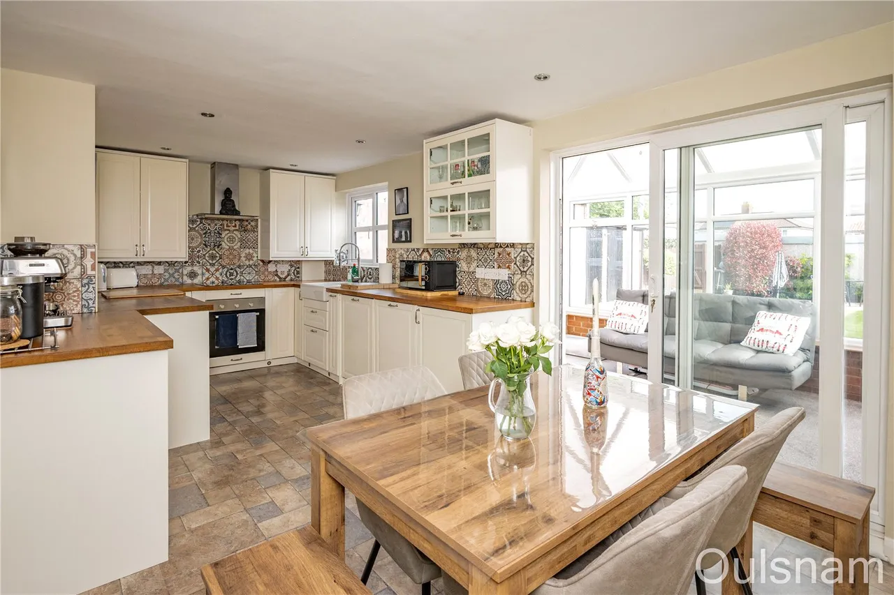 Lincoln Road, Bromsgrove, Worcestershire, B61 8SE, photo 3