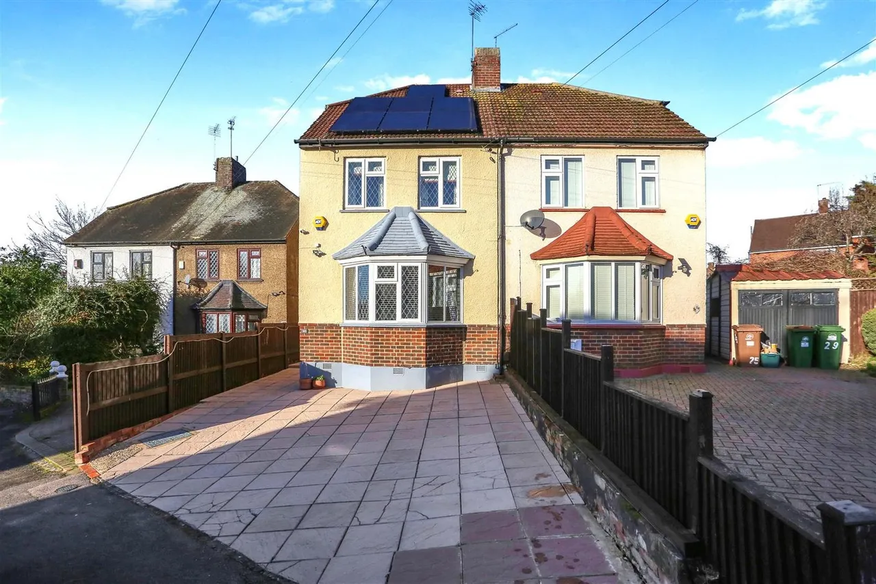 3 bed house for sale — Blenheim Road, Sutton, SM1 2PX