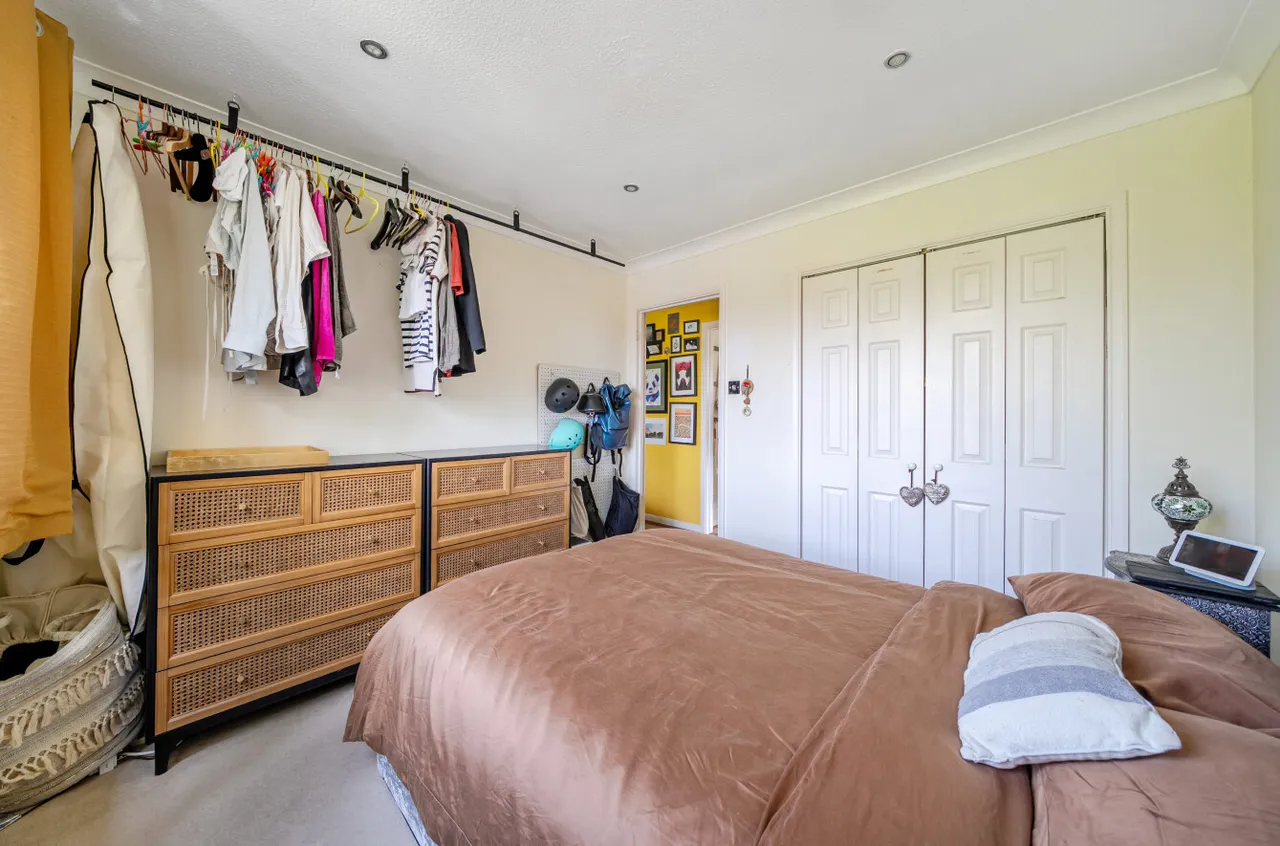Belvedere Close, Guildford, GU2, photo 8
