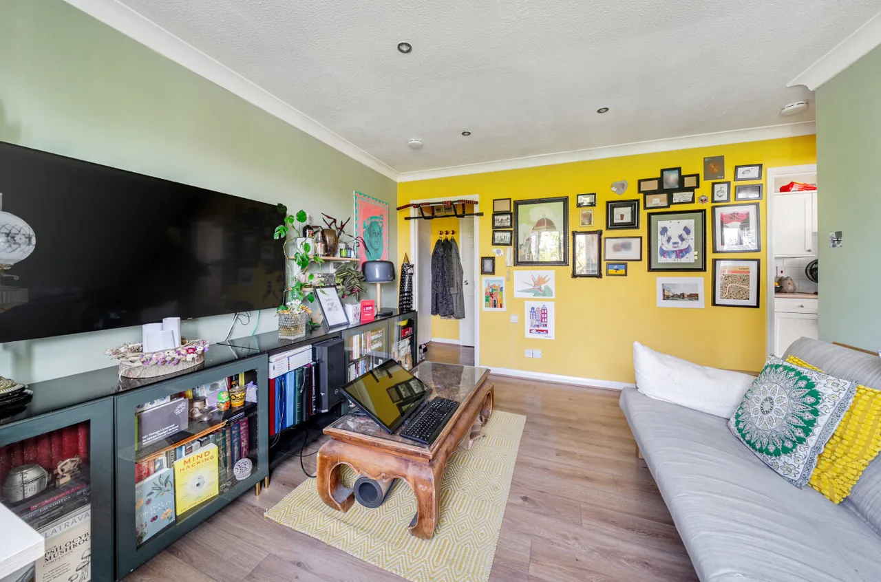 Belvedere Close, Guildford, GU2, photo 12