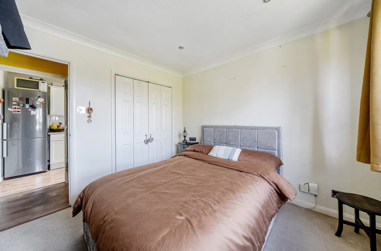 Belvedere Close, Guildford, GU2, photo 9