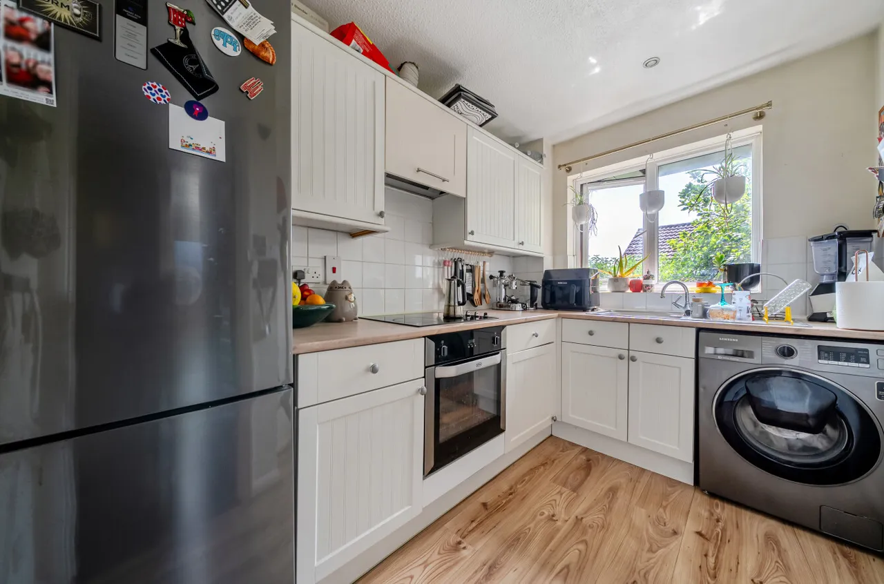 Belvedere Close, Guildford, GU2, photo 4