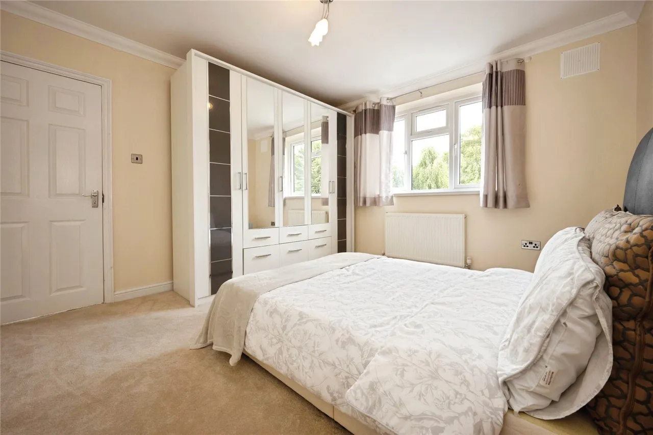 Cannon Lane, Luton, Bedfordshire, LU2, photo 12