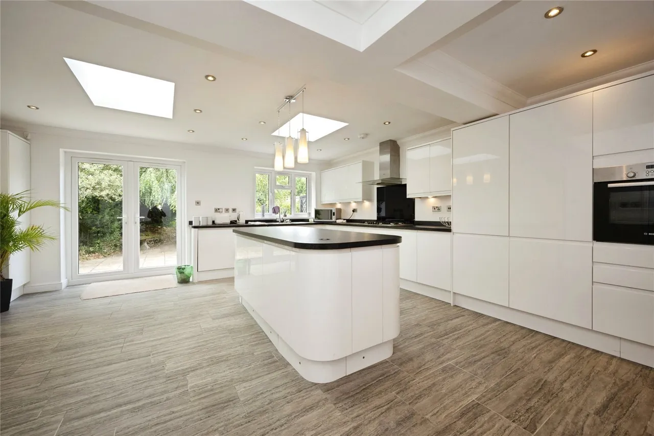 Cannon Lane, Luton, Bedfordshire, LU2, photo 2