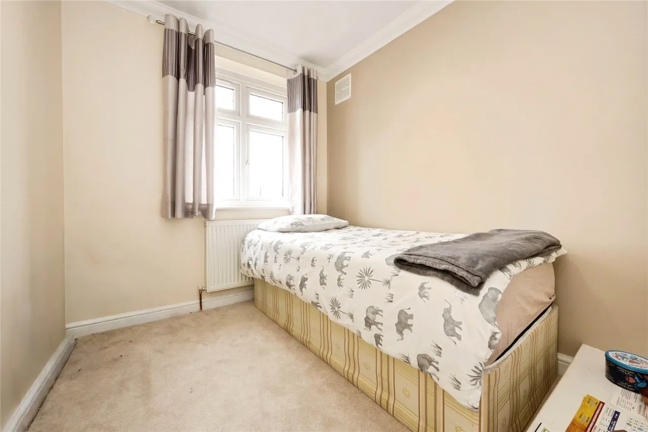 Cannon Lane, Luton, Bedfordshire, LU2, photo 13