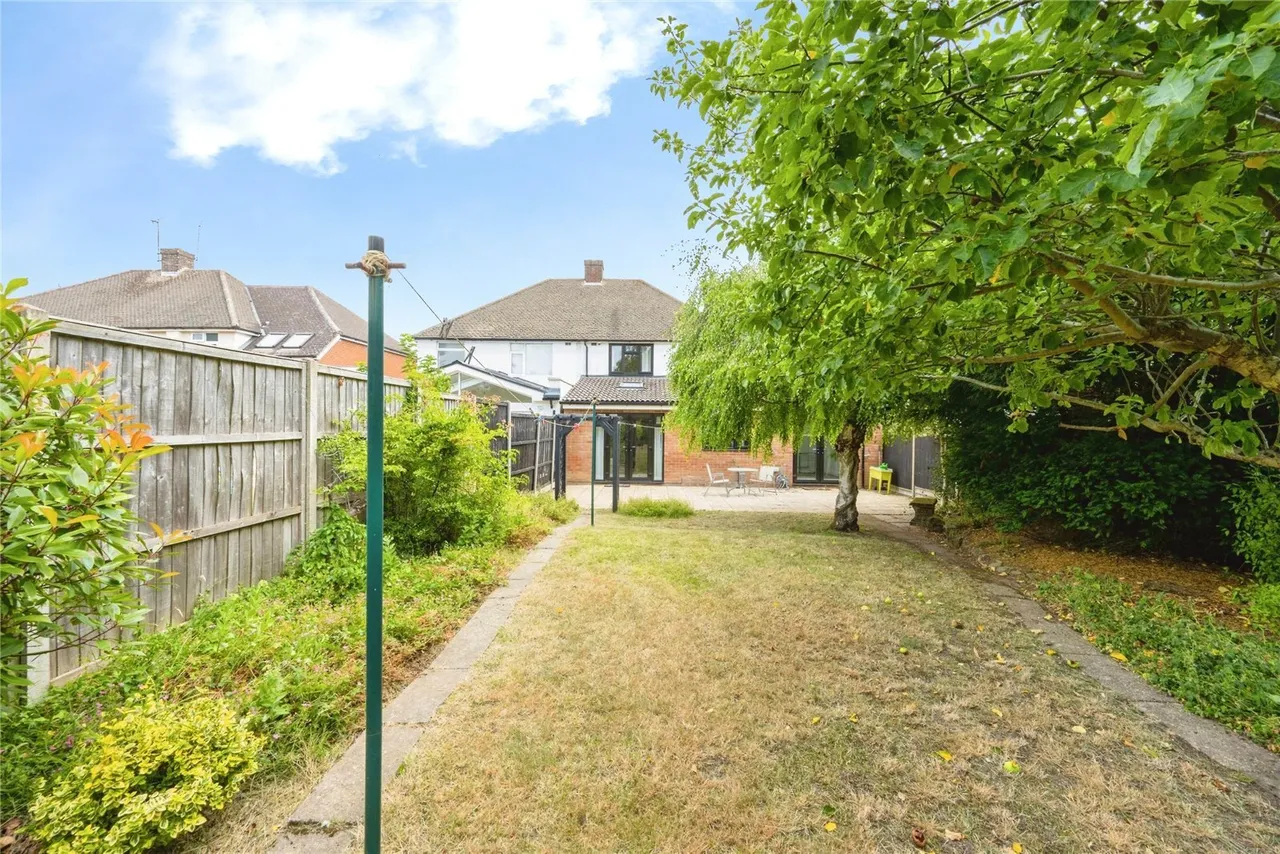 Cannon Lane, Luton, Bedfordshire, LU2, photo 16