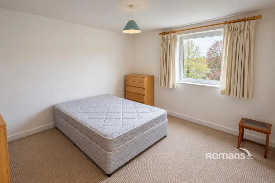High Street, Uxbridge, UB8, photo 6