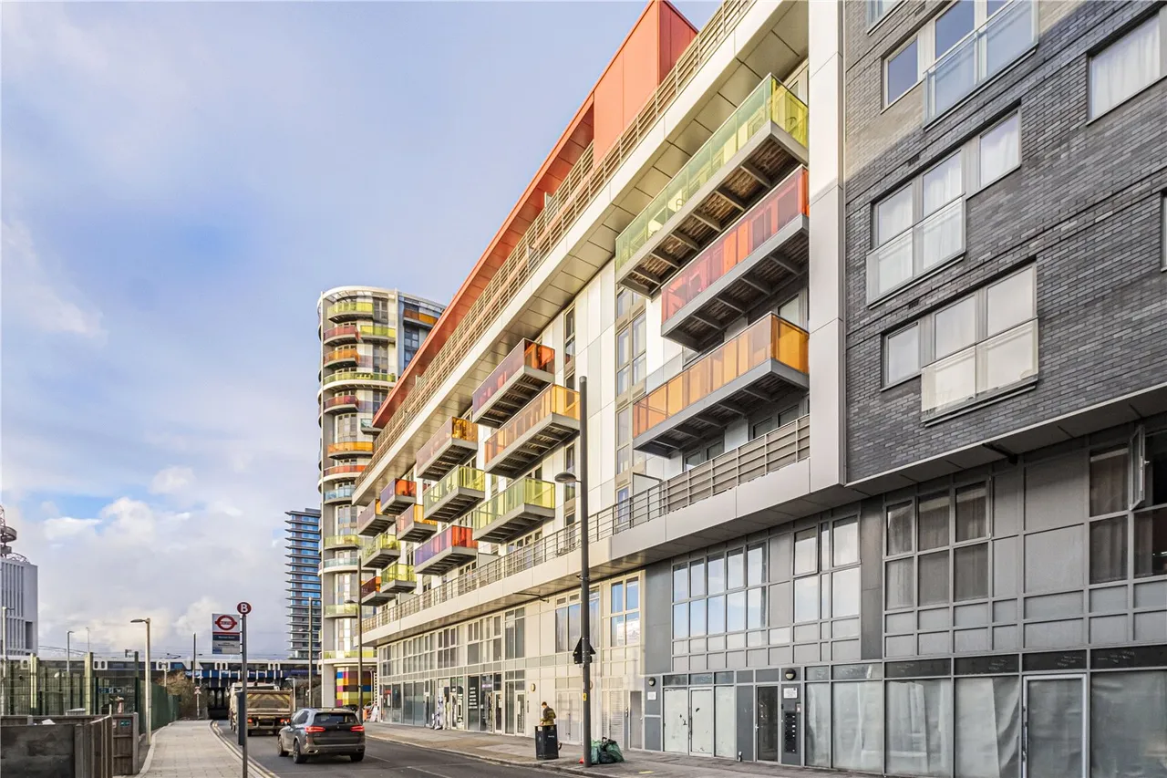Warton Road, London, E15, photo 9