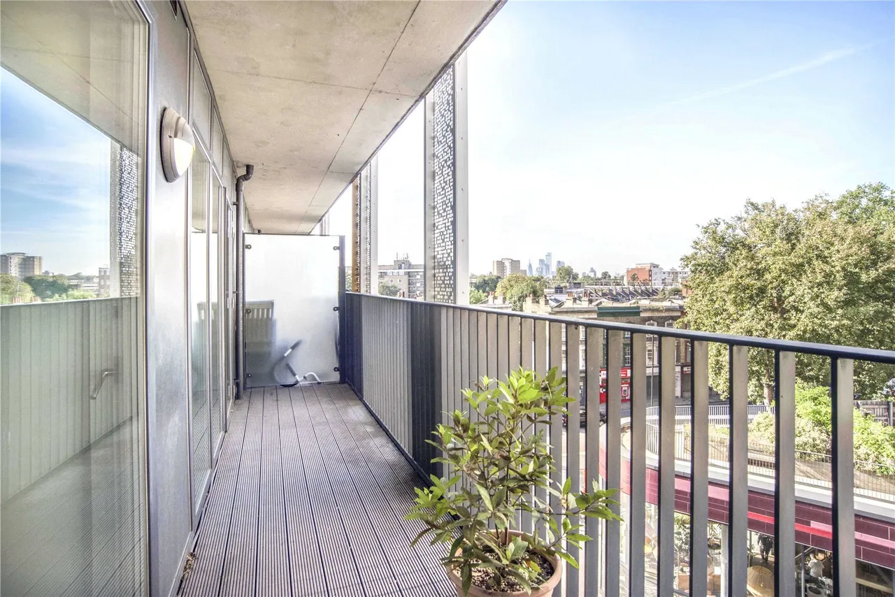Atkins Square, Hackney, E8, photo 5