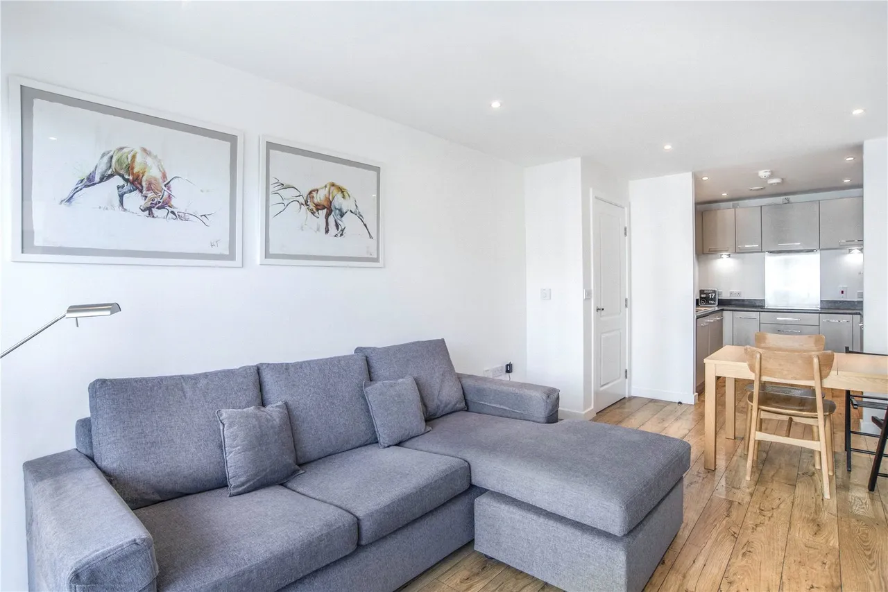 Atkins Square, Hackney, E8, photo 2
