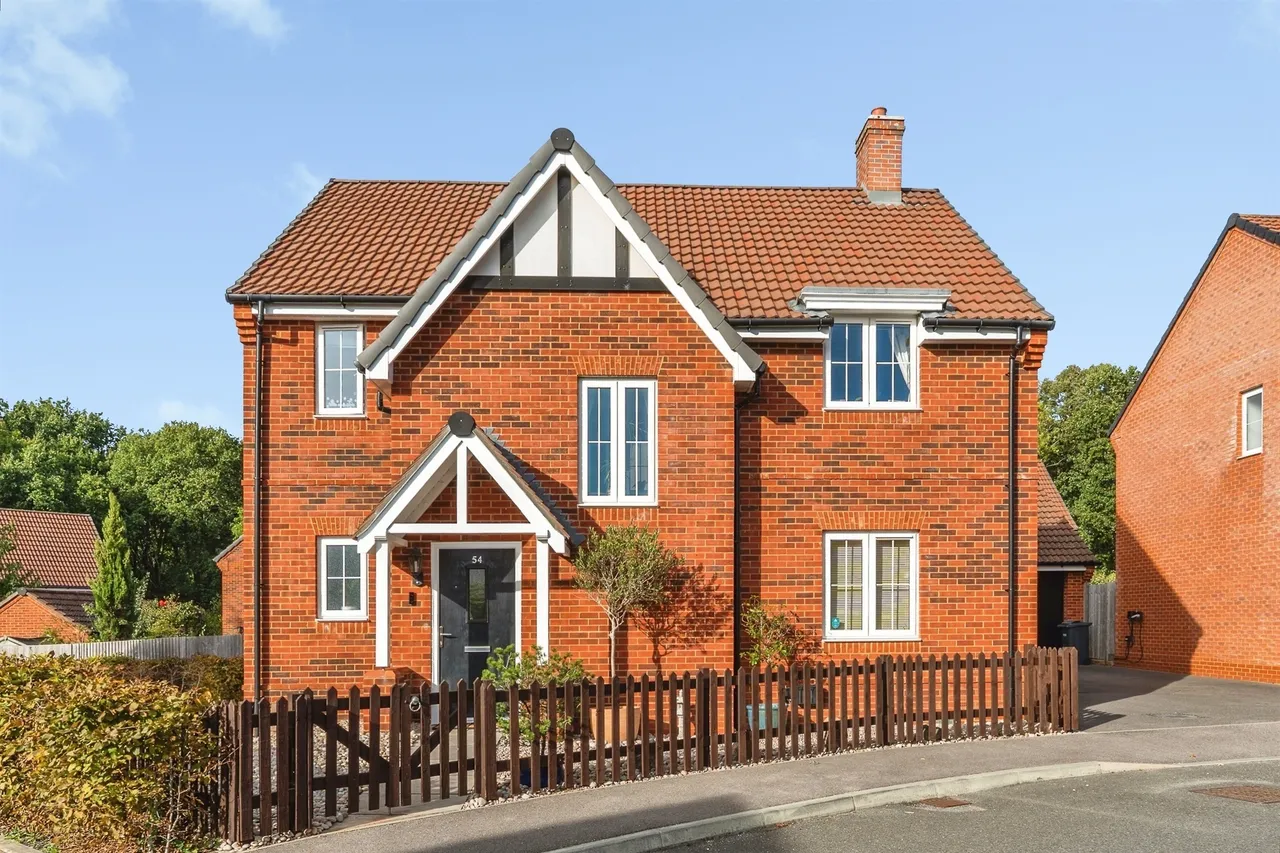 4 bed house for sale, Chiltern Crescent, Fair Oak, SO50
