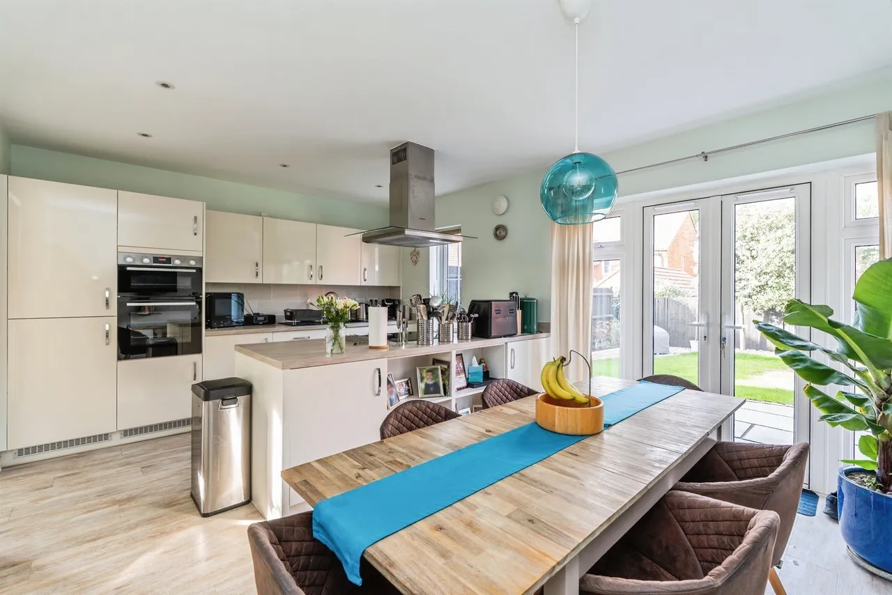 Chiltern Crescent, Fair Oak, SO50, photo 3