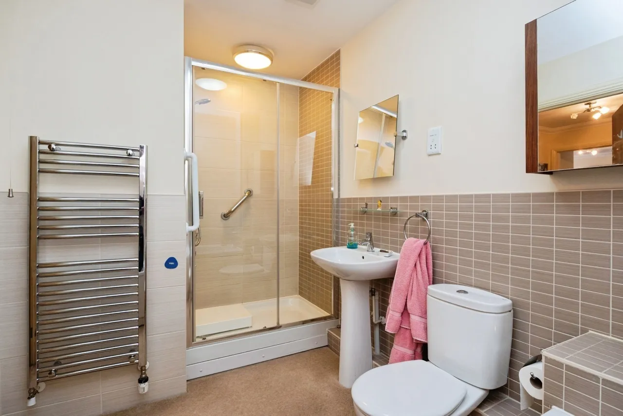 Hornchurch Road, HORNCHURCH, Essex, RM12, photo 11