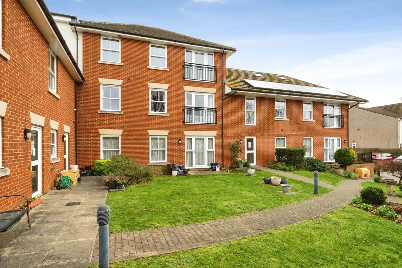 Hornchurch Road, HORNCHURCH, Essex, RM12, photo 29