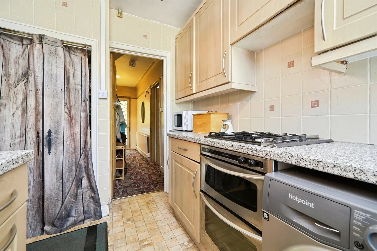 Foundry Lane, LEEDS, photo 8