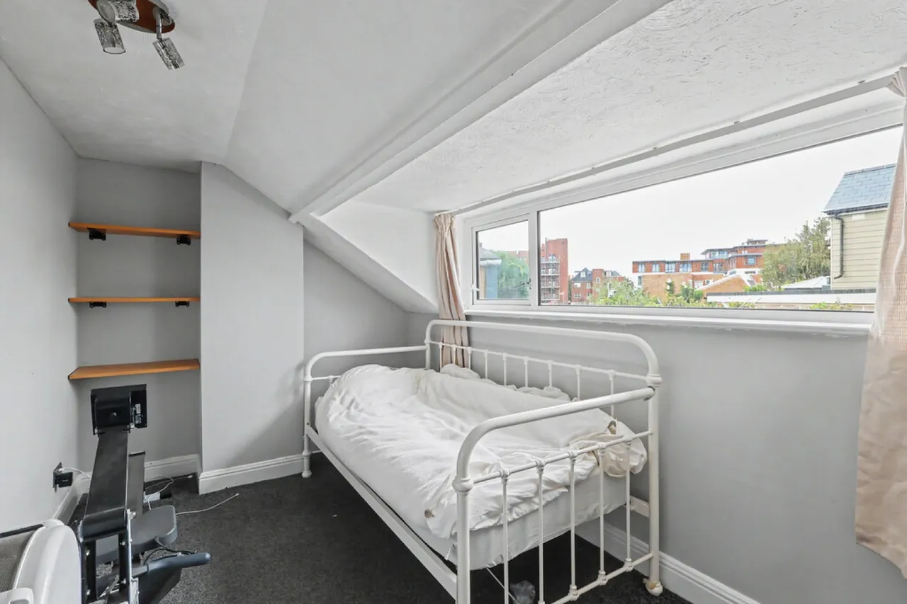 Denmark Road, Poole, photo 11