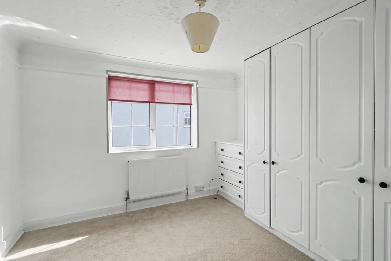 Denmark Road, Poole, photo 9