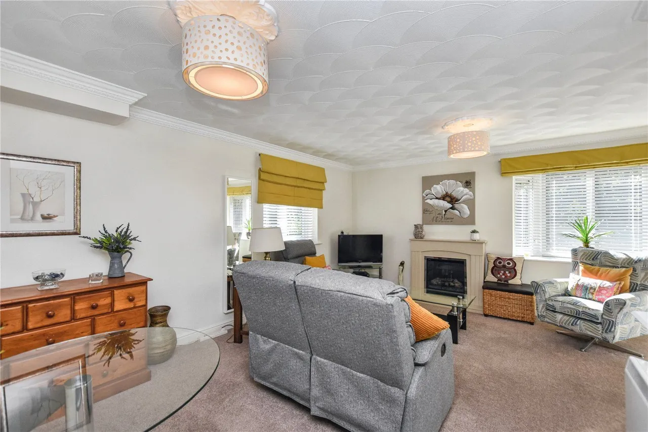 Orchard Lane, Guiseley, LS20, photo 2