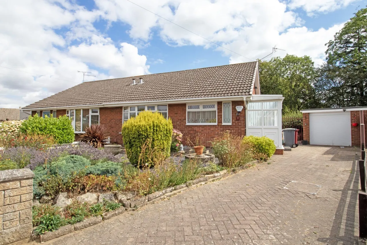 2 bed house for sale, Fir Close, Scunthorpe, DN16