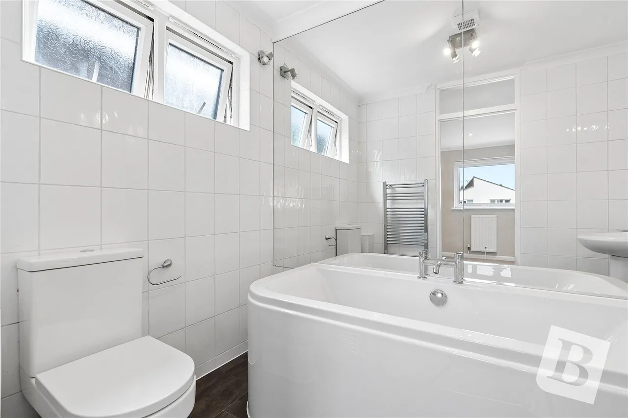 Mulberry Close, Gidea Park, RM2, photo 10