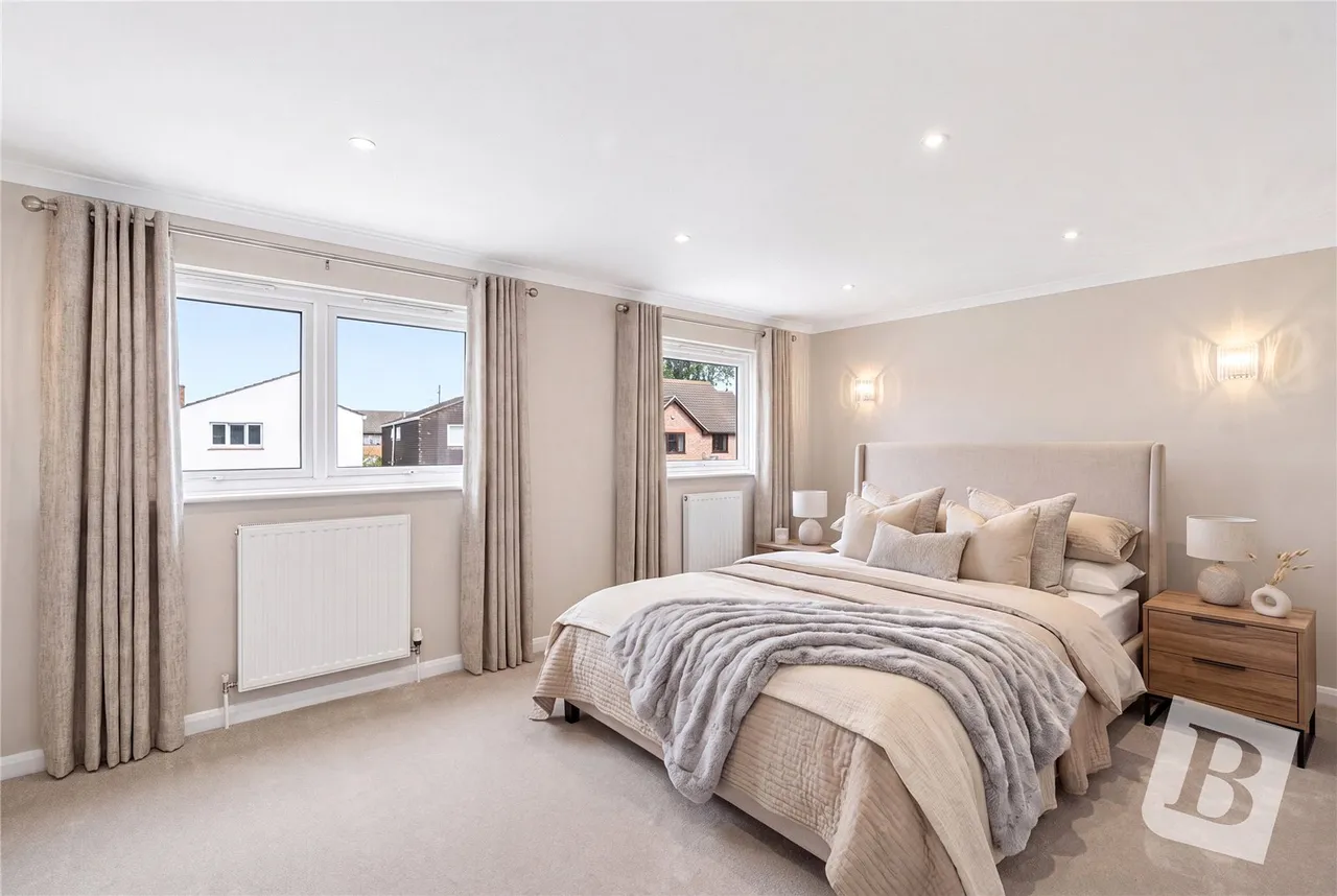 Mulberry Close, Gidea Park, RM2, photo 5