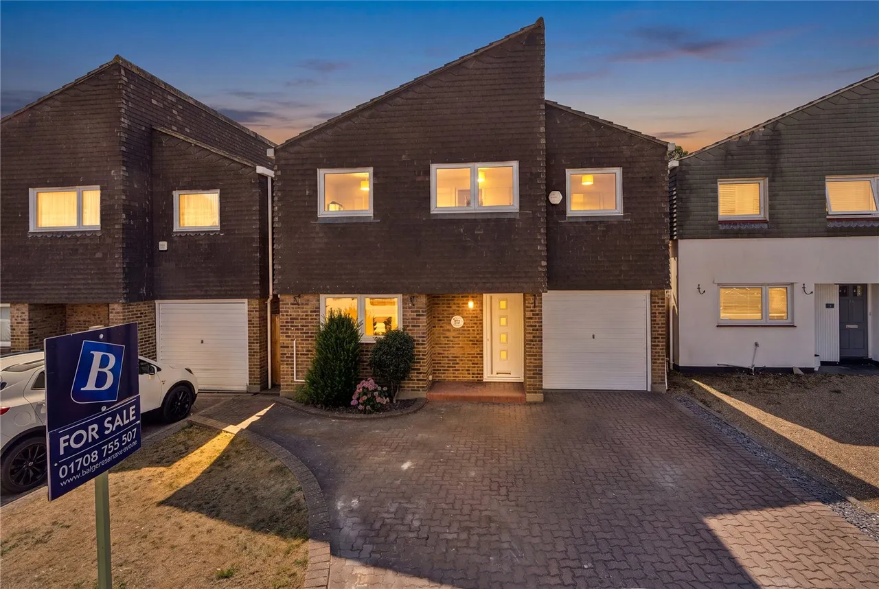 Mulberry Close, Gidea Park, RM2, photo 4