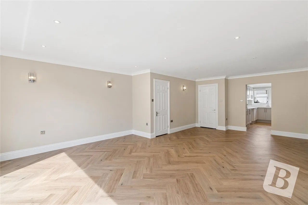 Mulberry Close, Gidea Park, RM2, photo 6