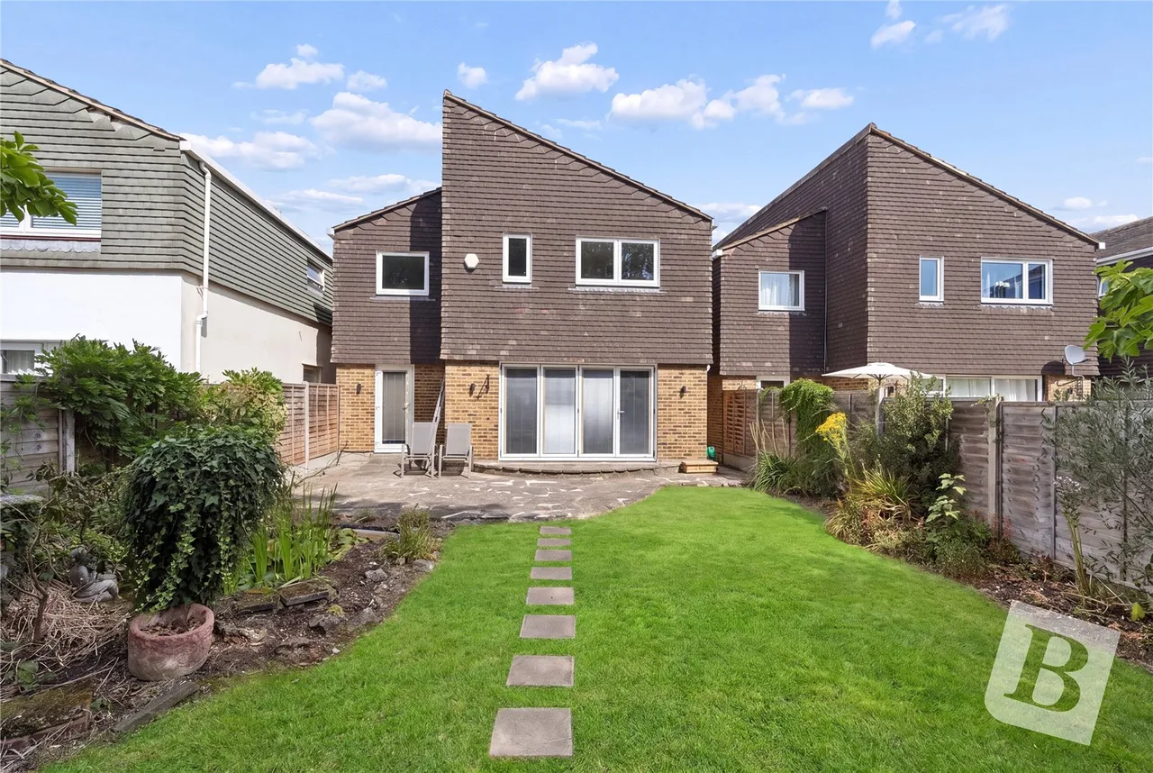 Mulberry Close, Gidea Park, RM2, photo 13