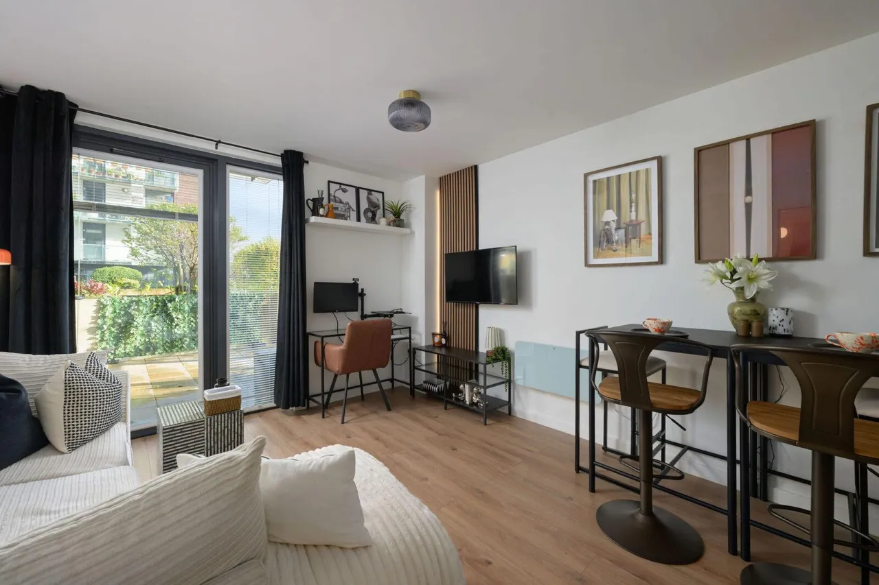 Meadowside Quay Walk, Glasgow, G11, photo 5