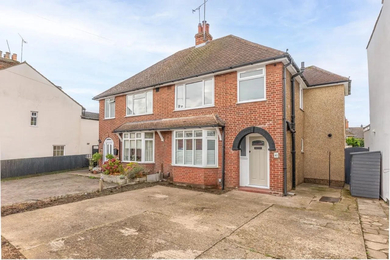 3 bed house for sale — Heath Road, Leighton Buzzard