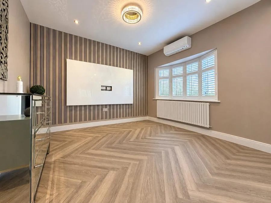 Lodge Lane, Grays, RM16, photo 2