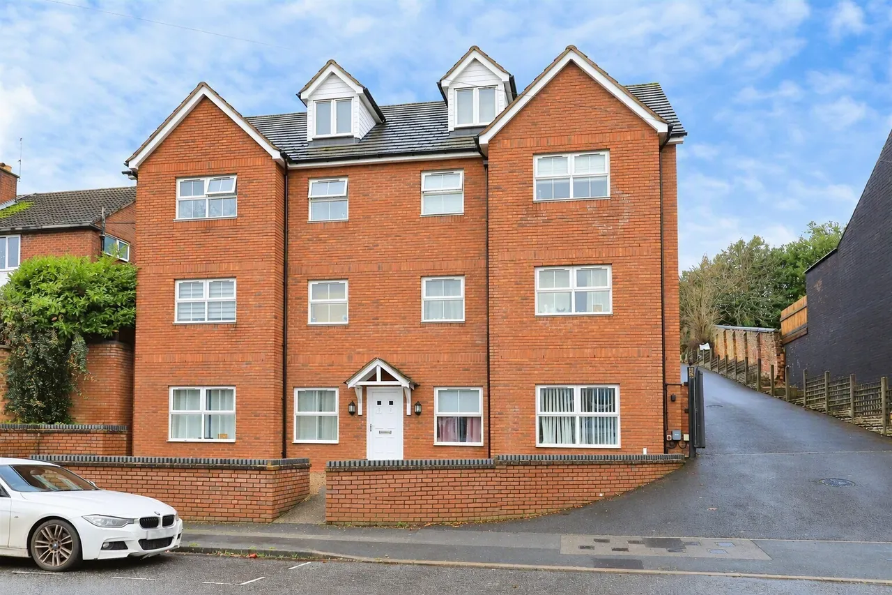 2 bed flat for sale, Park Lane, Kidderminster, DY11