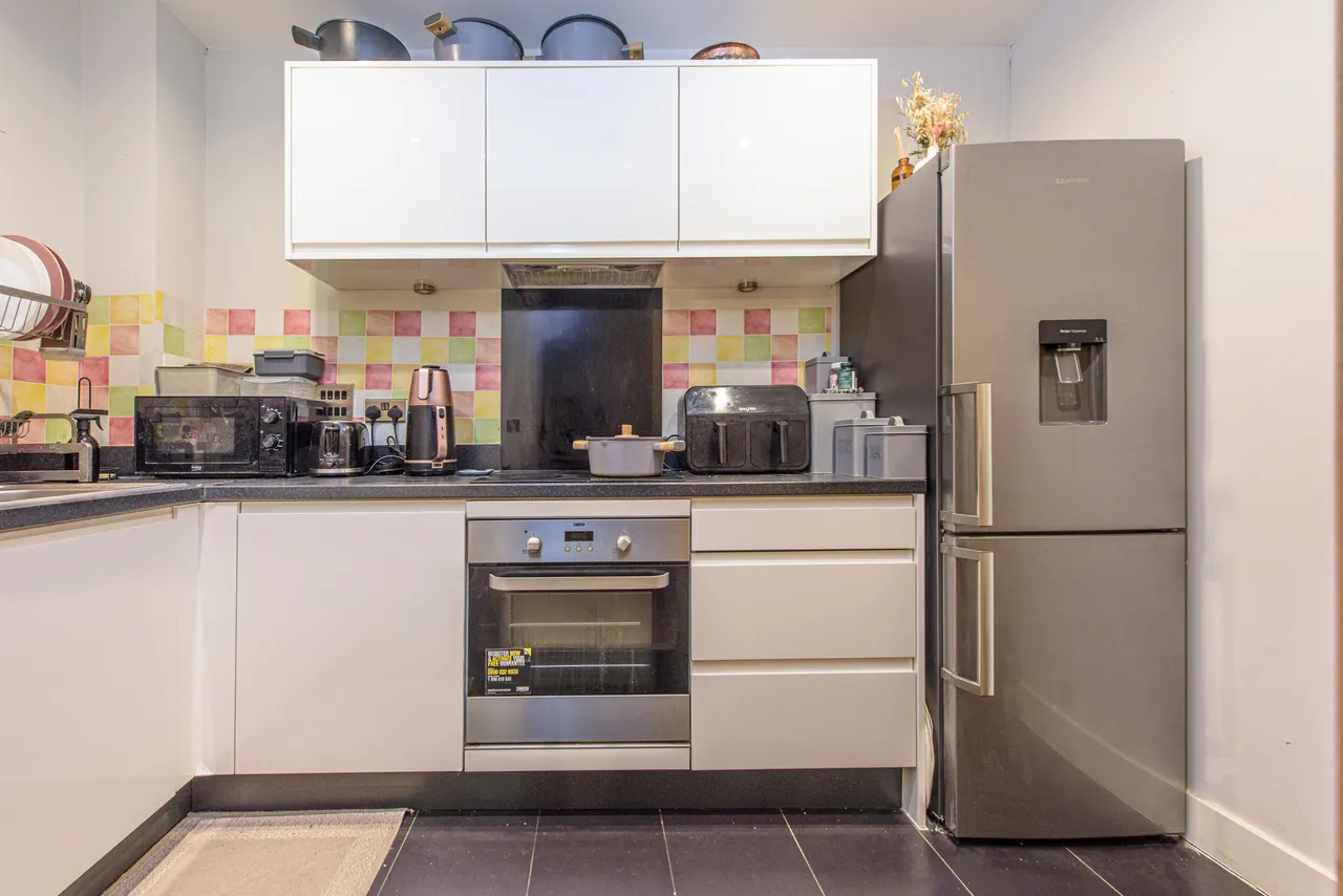 Flat 17, Courier Court, London, photo 4
