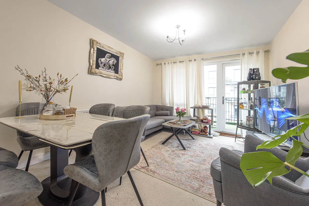 Flat 17, Courier Court, London, photo 2
