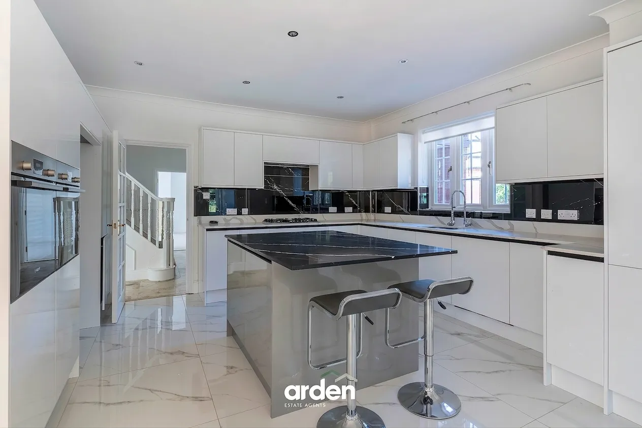 Herbert Austin Drive, Marlbrook, B60, photo 6