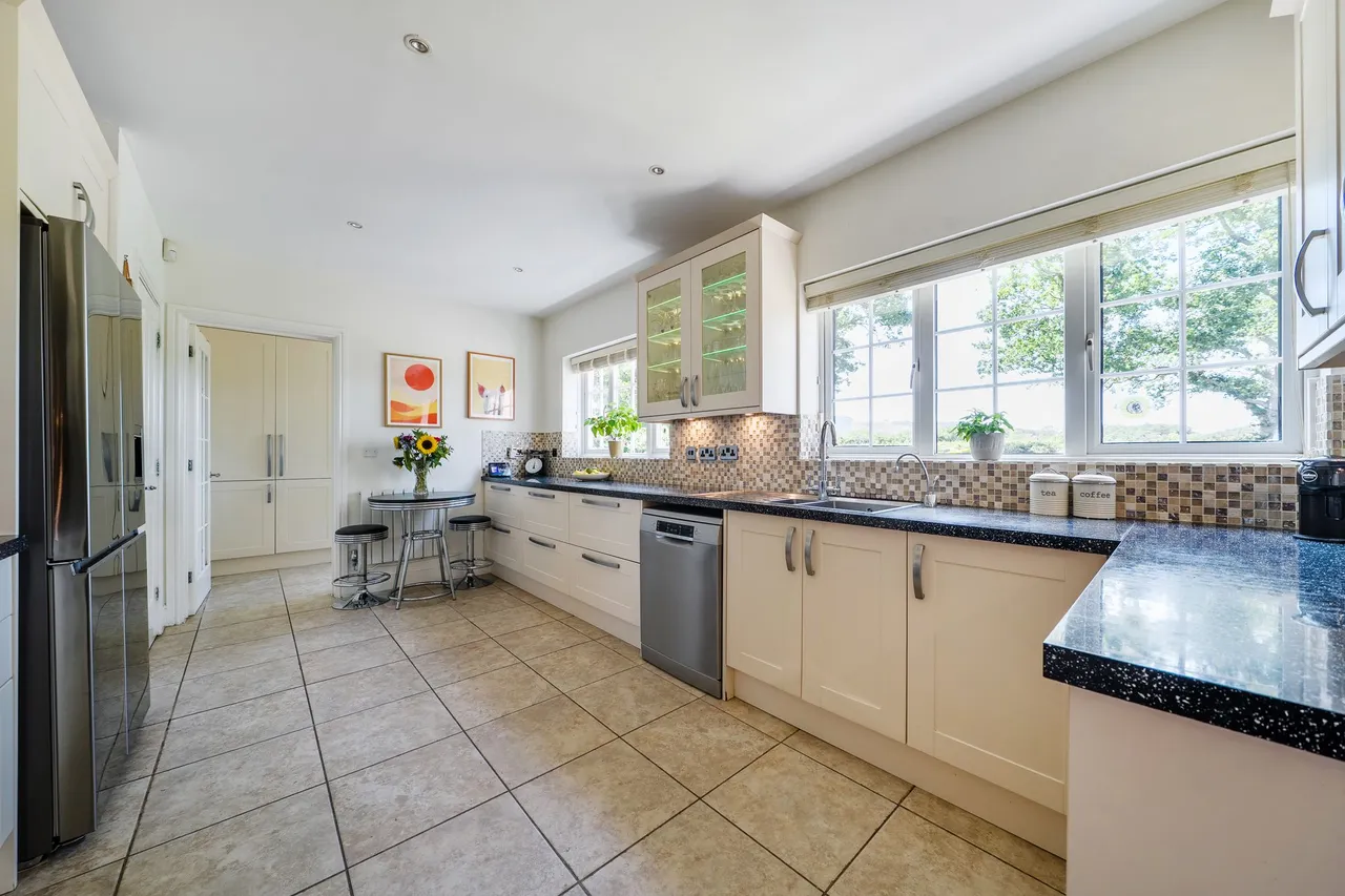 Bax Close, Storrington, RH20, photo 9