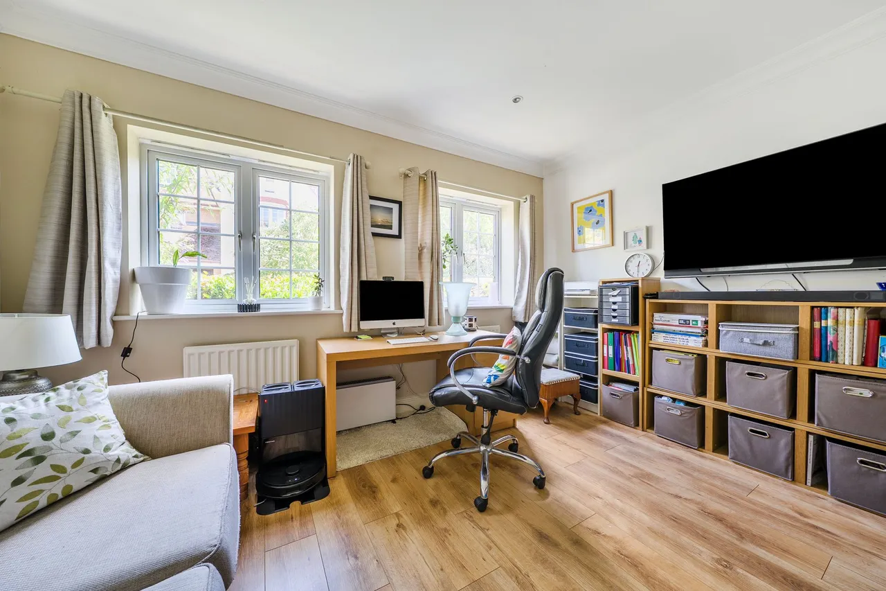 Bax Close, Storrington, RH20, photo 12