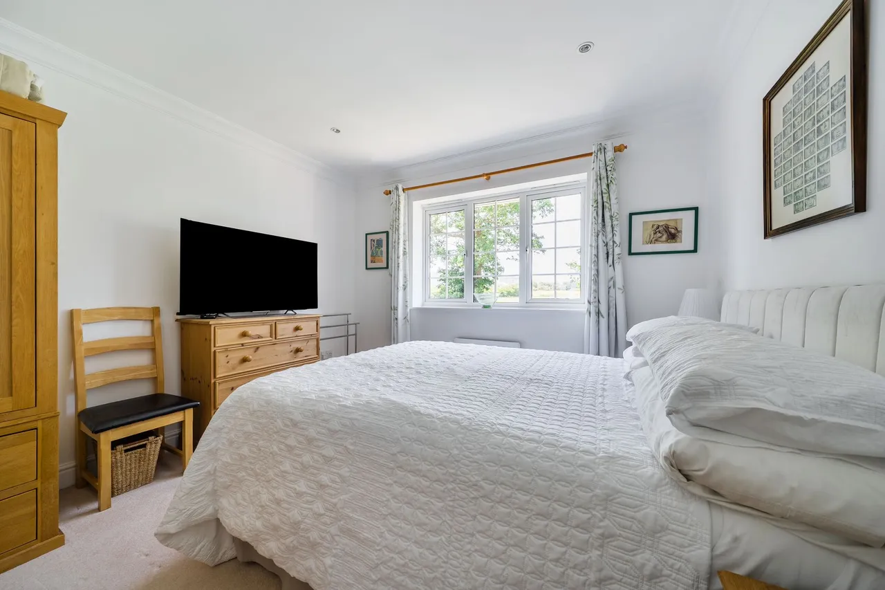 Bax Close, Storrington, RH20, photo 24