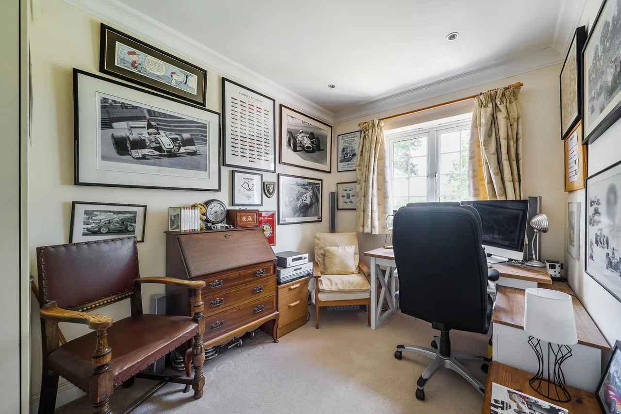 Bax Close, Storrington, RH20, photo 25