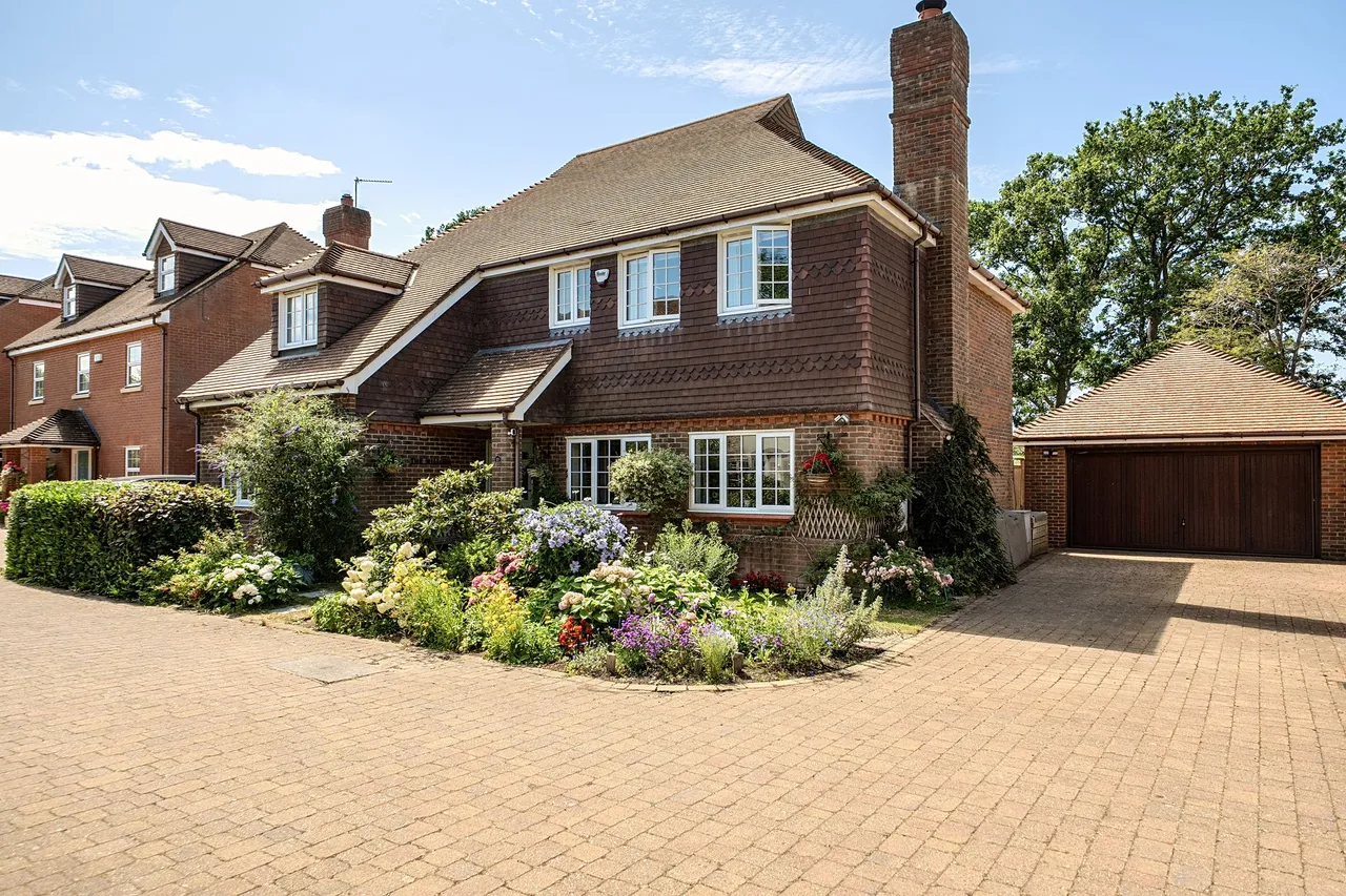 Bax Close, Storrington, RH20, photo 4