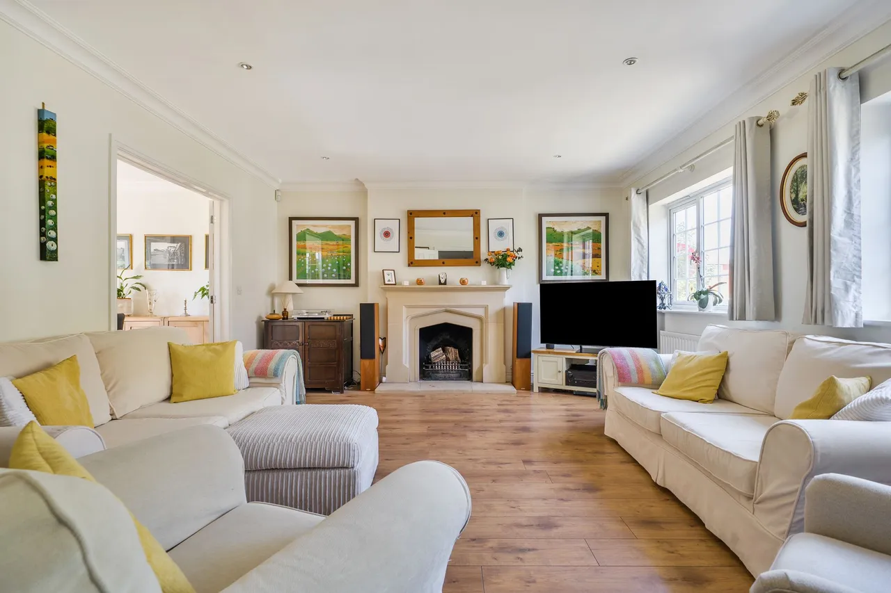Bax Close, Storrington, RH20, photo 3