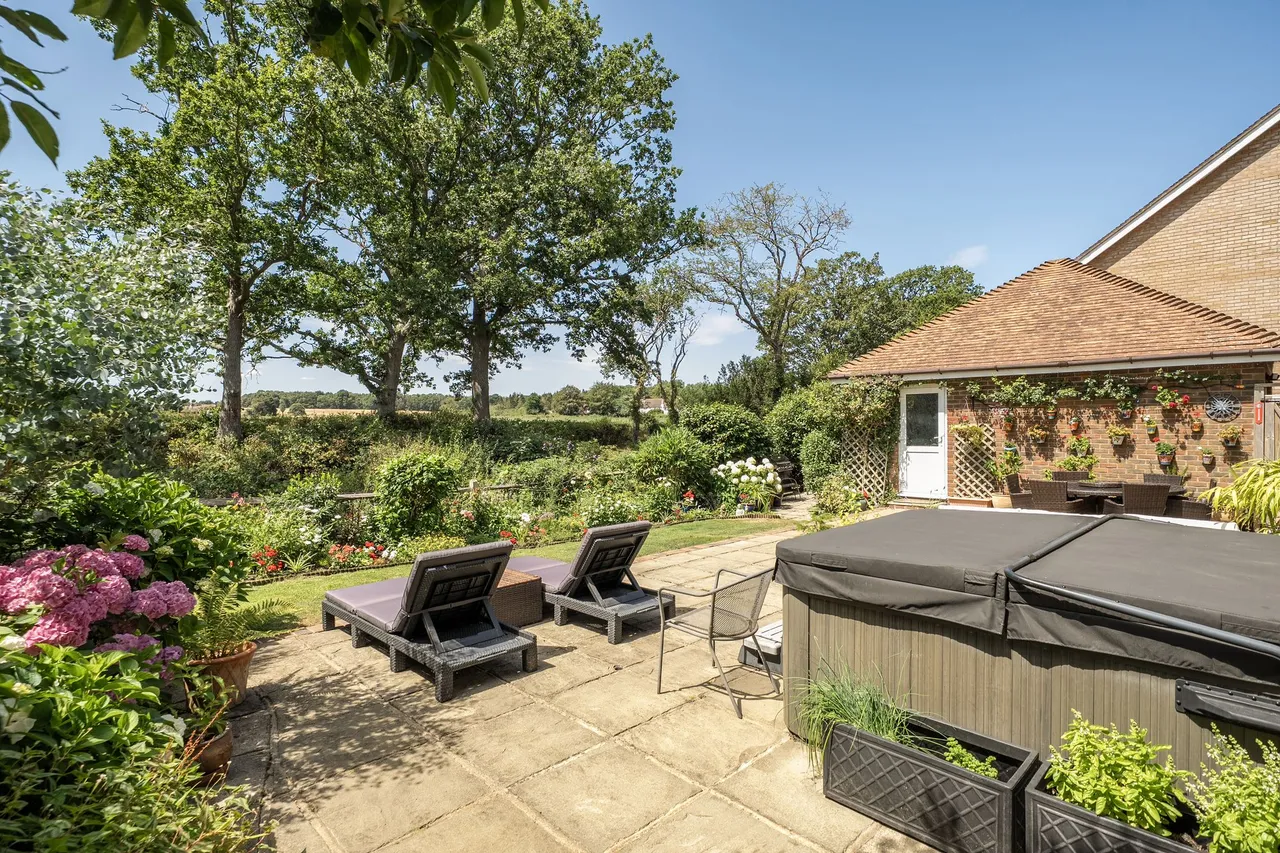 Bax Close, Storrington, RH20, photo 5