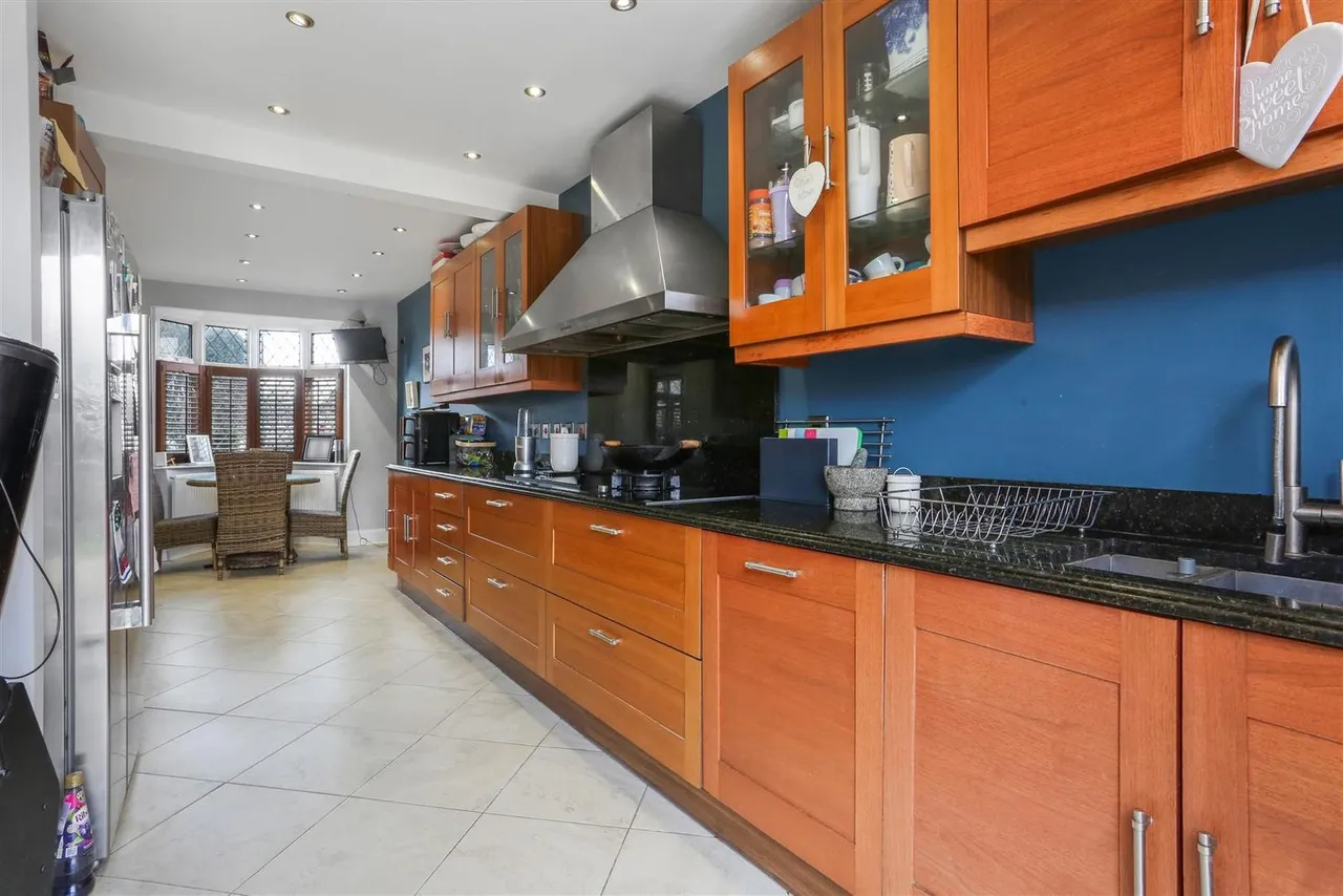 Carlton Crescent, Cheam, SM3 9TS, photo 7